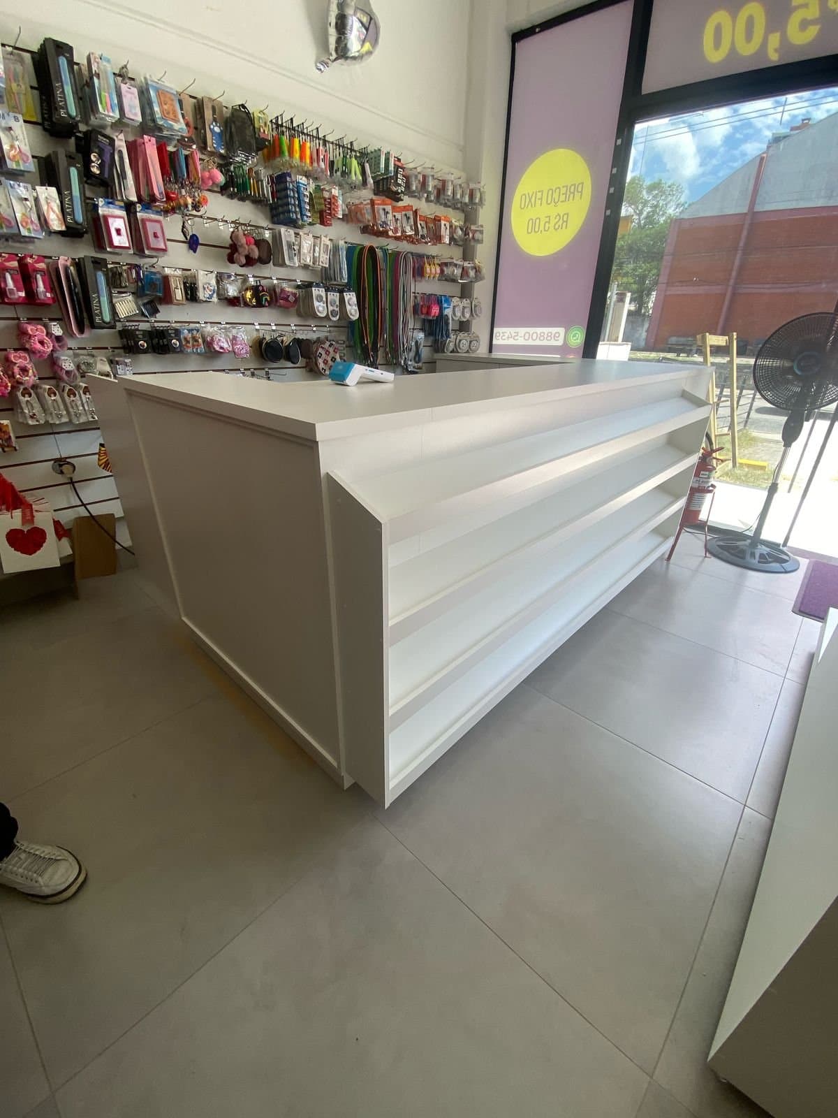 Caixa e Balcão de Atendimento em MDF instalado