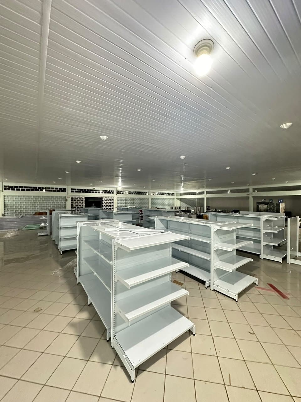 Gôndolas instalado